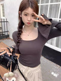 2026 Spring And Autumn Horn Sleeve Square Collar Collar Collar Collar Top Woman Design Sense With Long Sleeve Bottom Shirt Short Shoulder T-Shirt