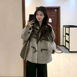 Grey Collar Horn Buckle Buckle Woman 2025 New Hair Coat Small Hepburn Style Temperament Korean
