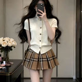A Complete Set Of Korean Ootd Wears Two Sets Of Women's Half-Dressed Women's Skirts In The Early Summer College Wind Reduction Age-Olded Shirt