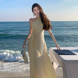 Banquet Dress Female Senior Birthday Small Dress Heavy Industry Wrinkle Sexy Slant Shoulder Outcry Holiday Dress