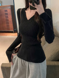 Spice Girls Black V-Neck Long-Sleeved Knitted Bottom Shirt Women In Autumn Sweater To Collect Thin Tops